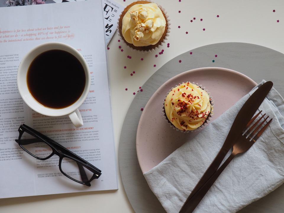 Cupcakes and coffee